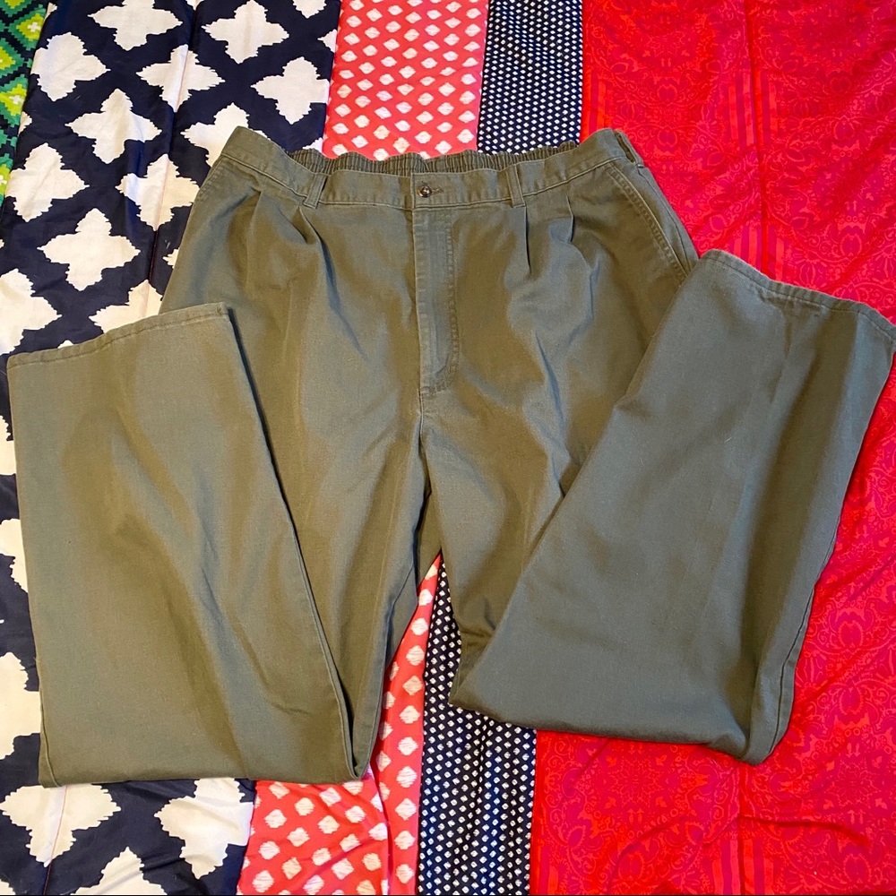Men’s dark green pants